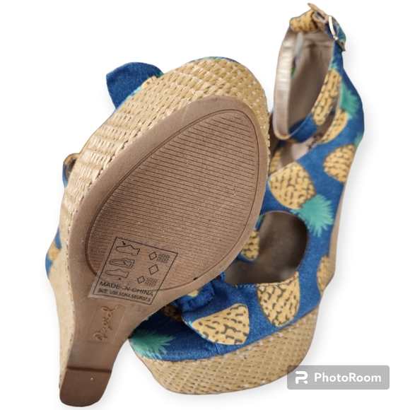 Qupid Pin-up, Retired "BluePineapple" Wedge Sandals size 6.5 NWOT - Picture 6 of 11